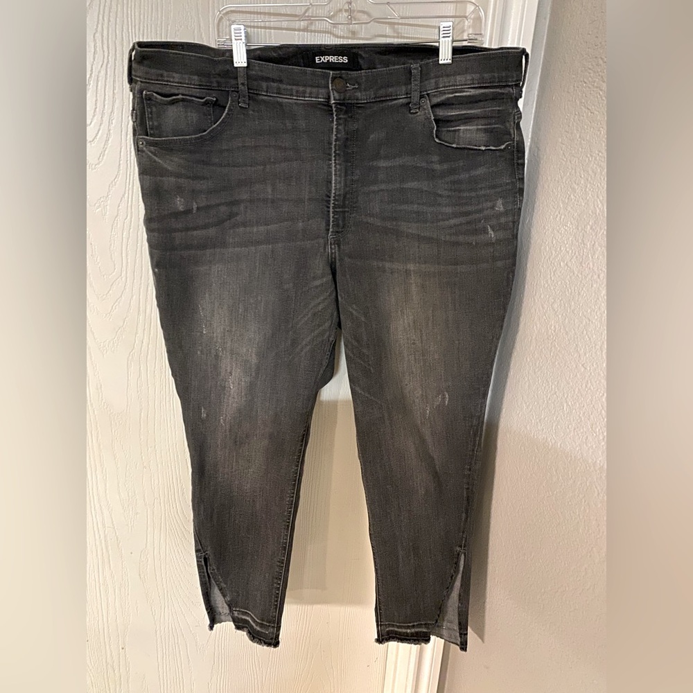 Express cropped jeans. Size 18.